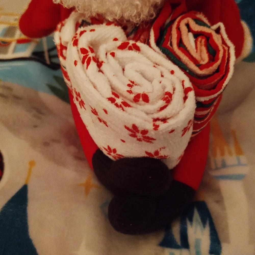Santa clause towel holder Excellent Condition Only Used For Display